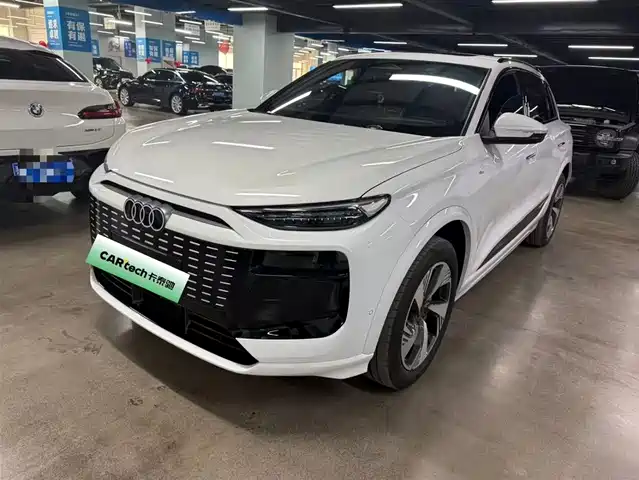 AUDI Q6L E TRON 2026