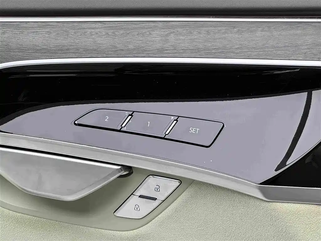 Audi A8 — фотографии объявления, Фото 18