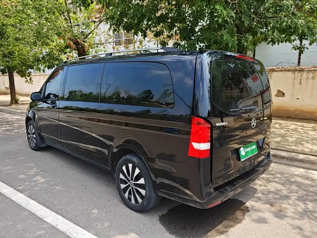 Mercedes-Benz Vito 2021 2.0T Elite 7 мест