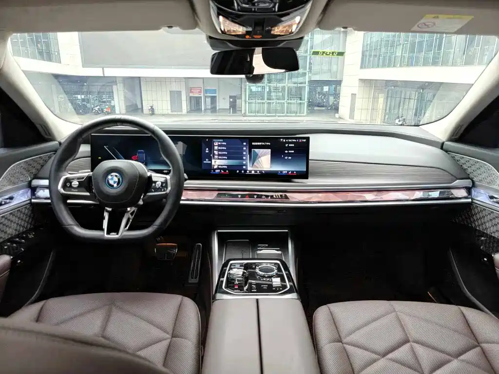 BMW i7 2023 eDrive50L Lead M Sport