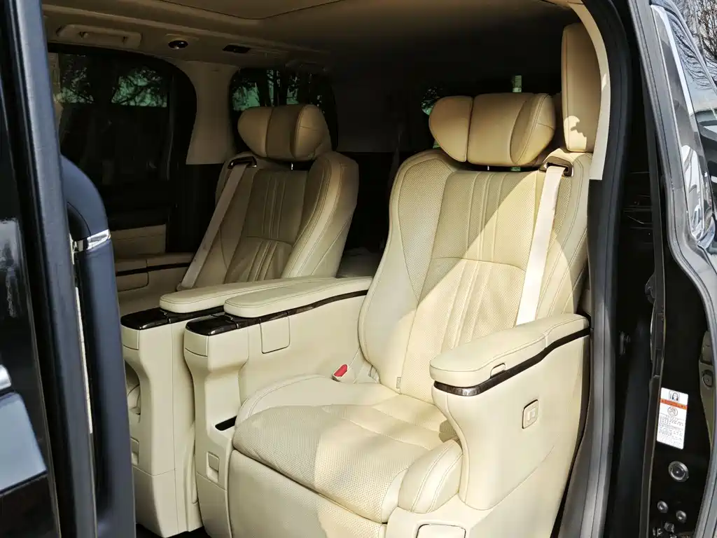 Toyota Alphard 2019 2.5L Luxury