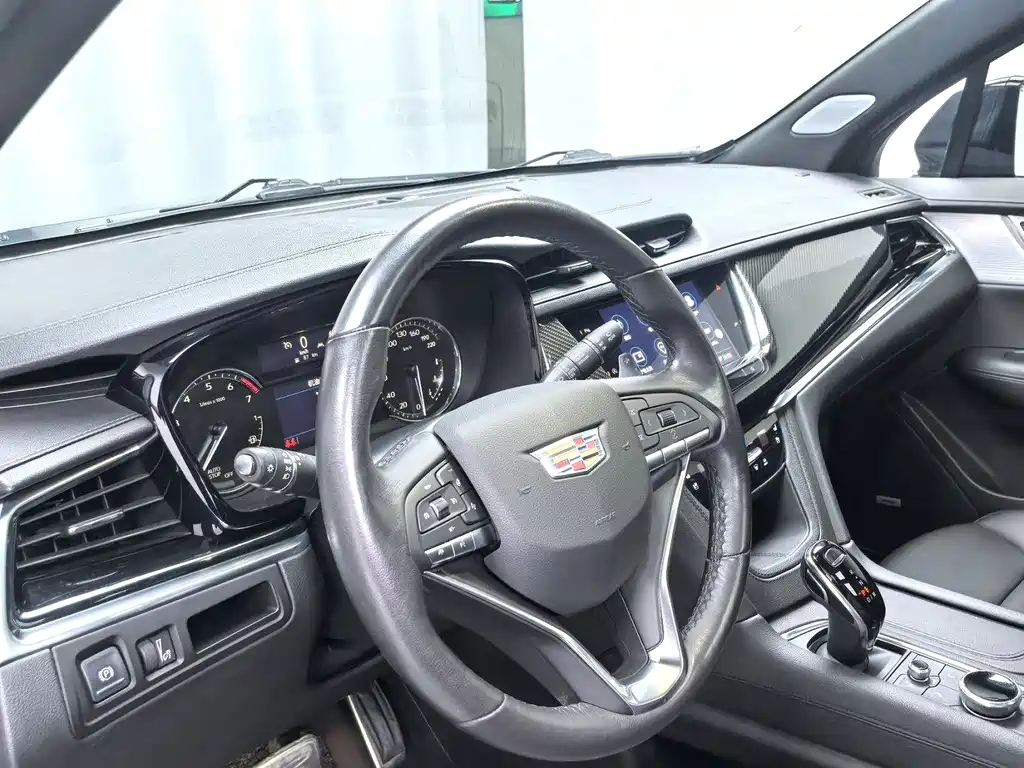 Cadillac XT6 2021 2.0T мест Luxury