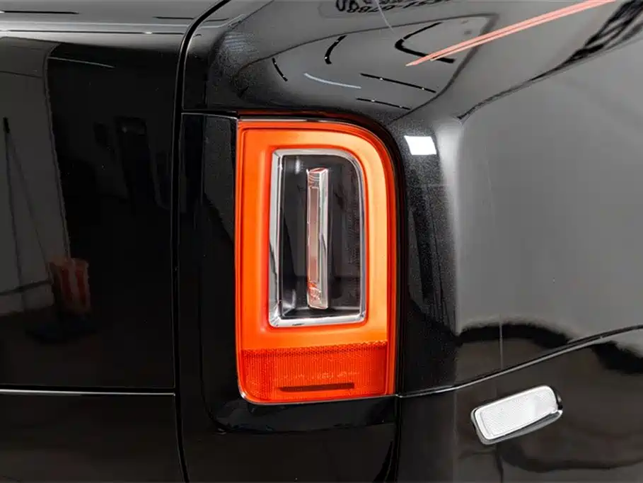 Rolls-Royce Cullinan 2024 мест