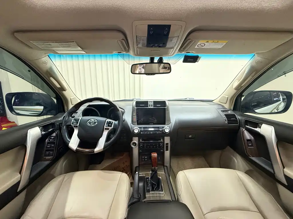 Toyota Land Cruiser Prado 2010 4.0L AT VX