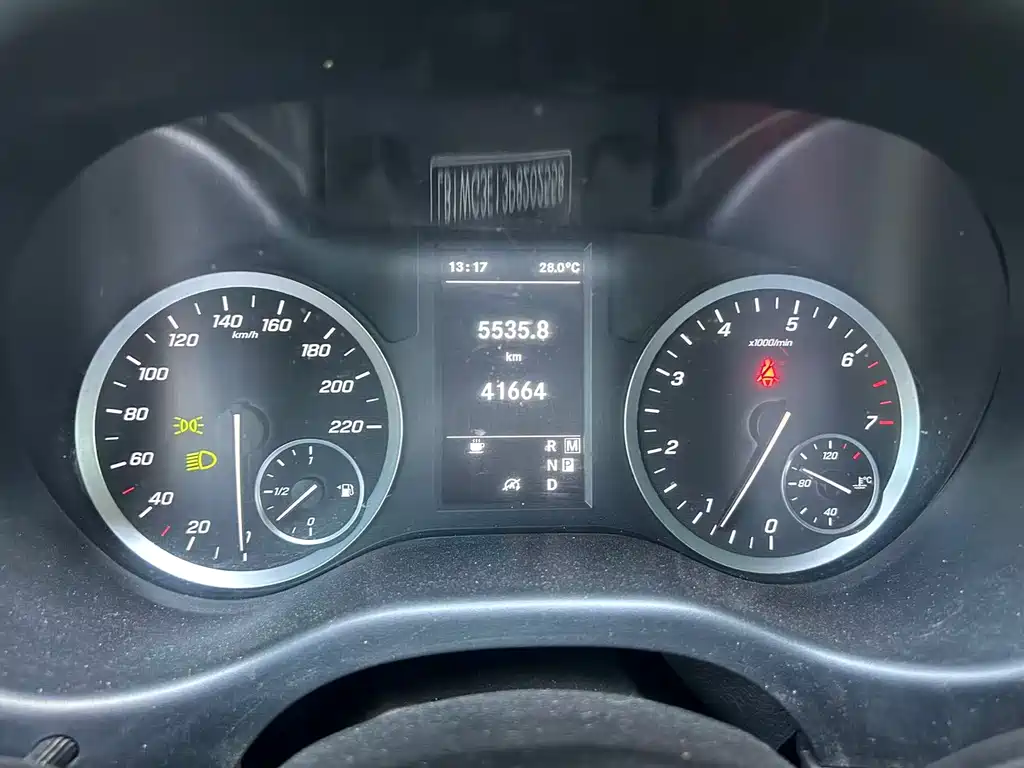 Mercedes-Benz Vito 2023 2.0T Elite 7 мест