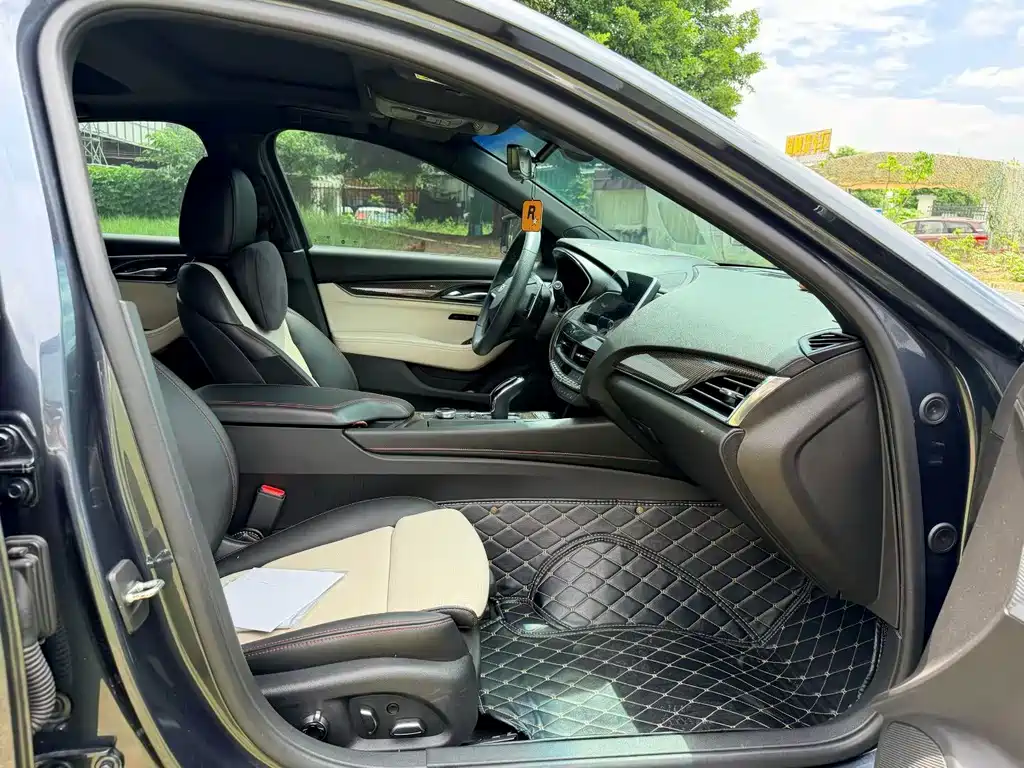 Cadillac CT5 2022 28T