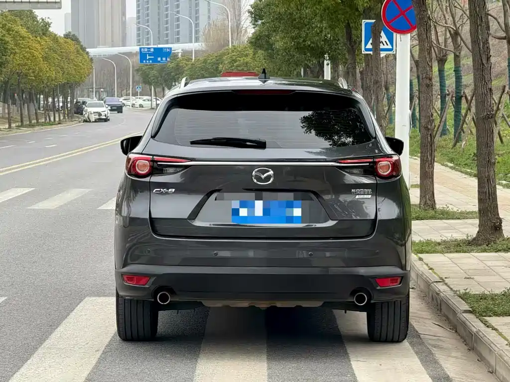 MAZDA CX 8