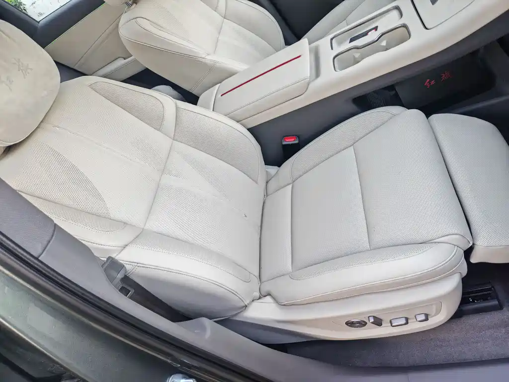 Hongqi HS6 PHEV 240 Smart Hybrid Edition, фото 13