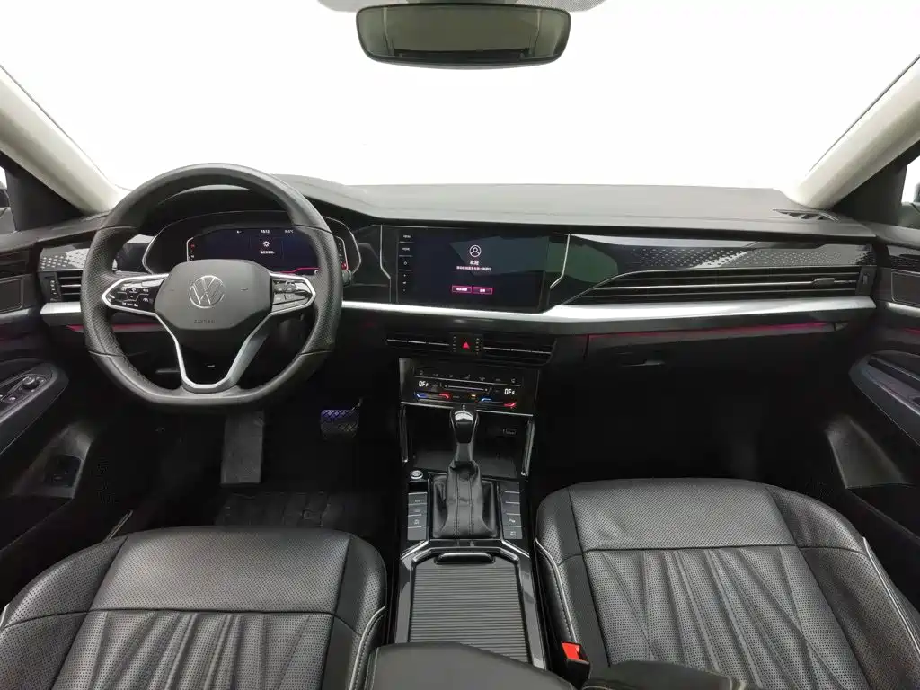 Volkswagen Passat 2023 330TSI Luxury