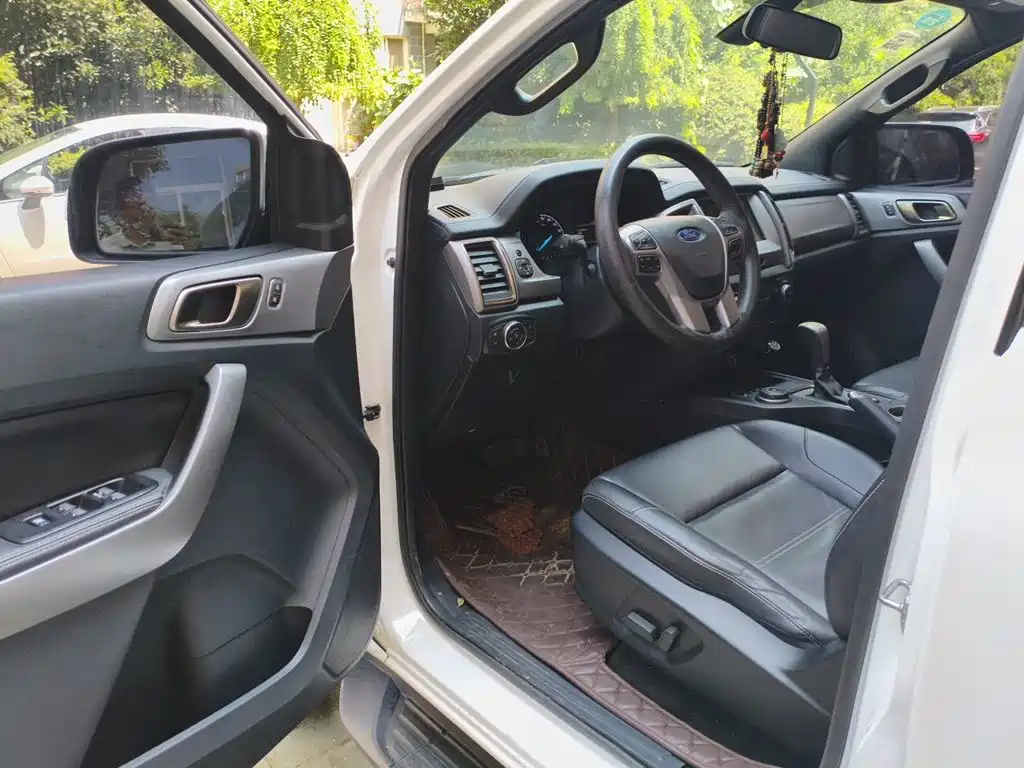 Ford Everest — миниатюра 12