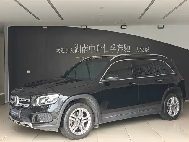 MERCEDES-BENZ GLB