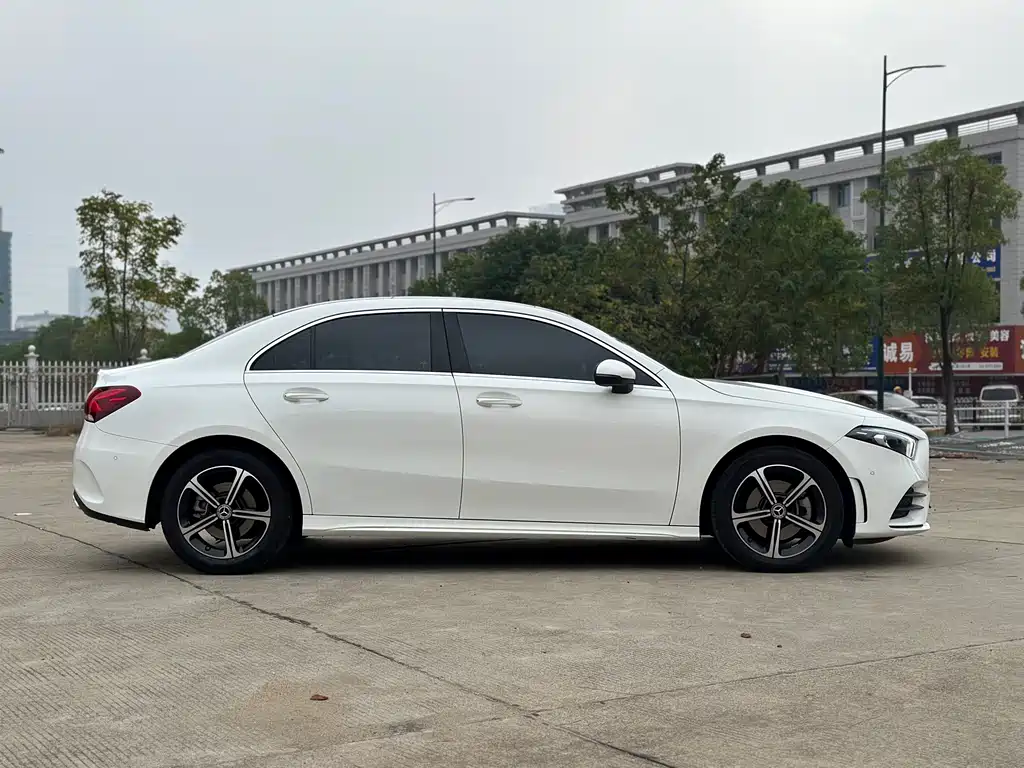 MERCEDES-BENZ A CLASS