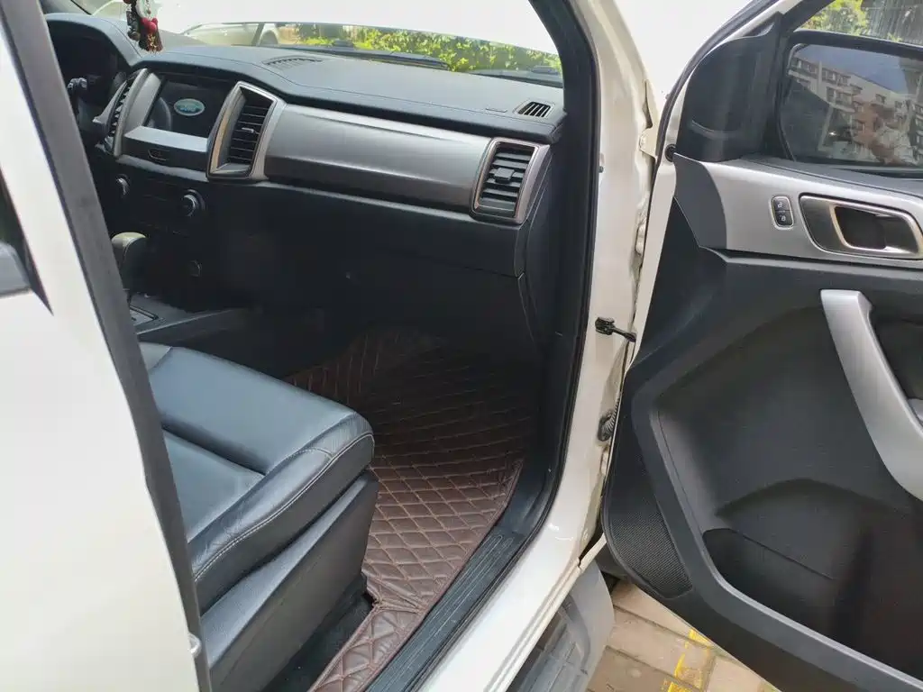 Ford Everest — миниатюра 19