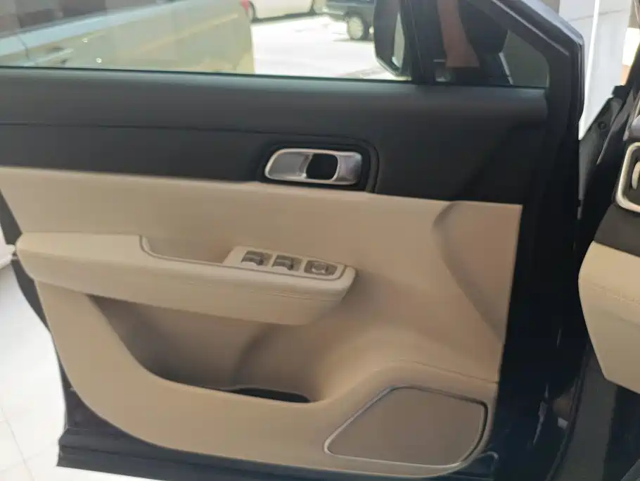 Li Auto ONE 2021 6 мест