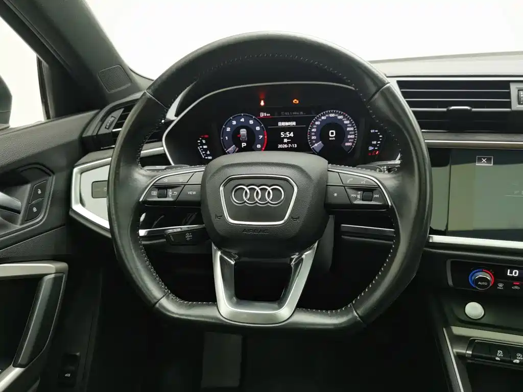 Audi Q3 — фотографии объявления, Фото 11