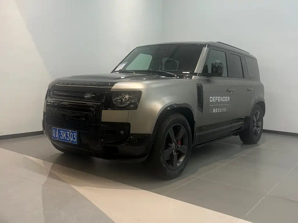 Land Rover Defender 2024