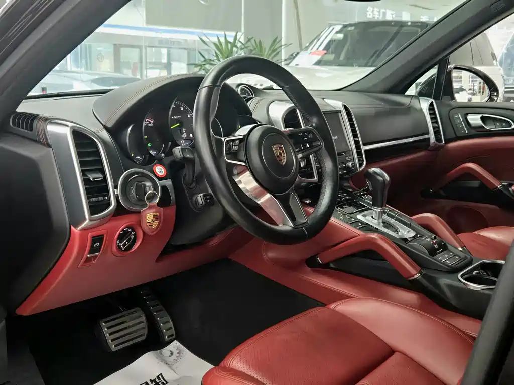 PORSCHE CAYENNE NEW ENERGY