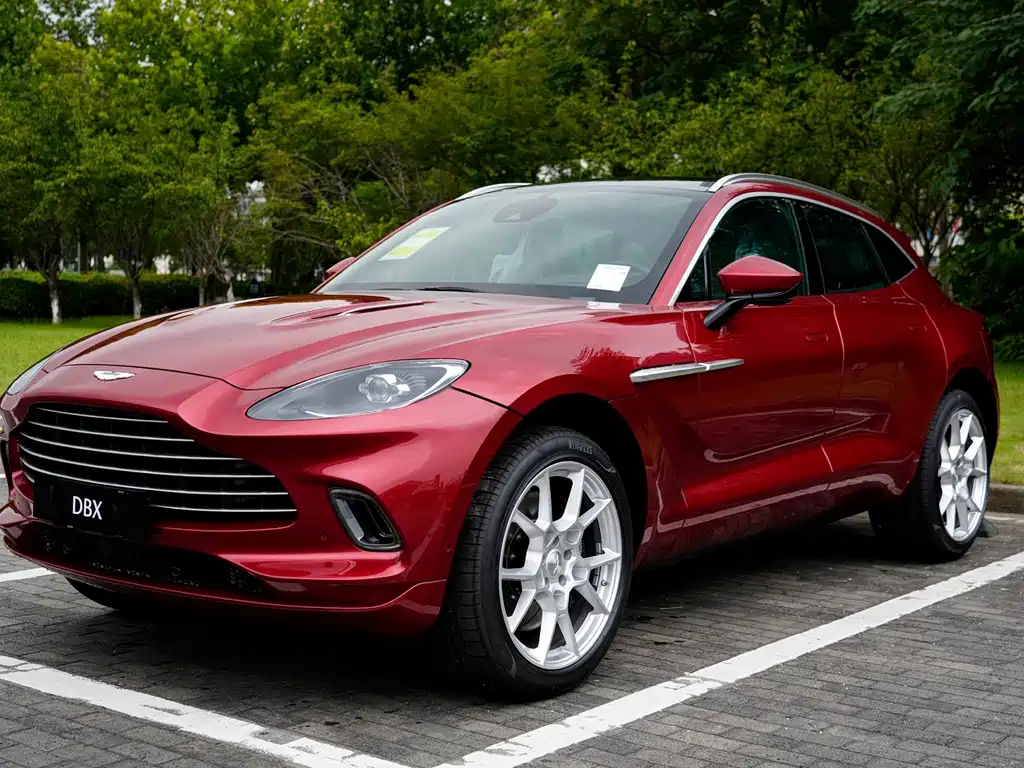 Aston Martin DBX 0