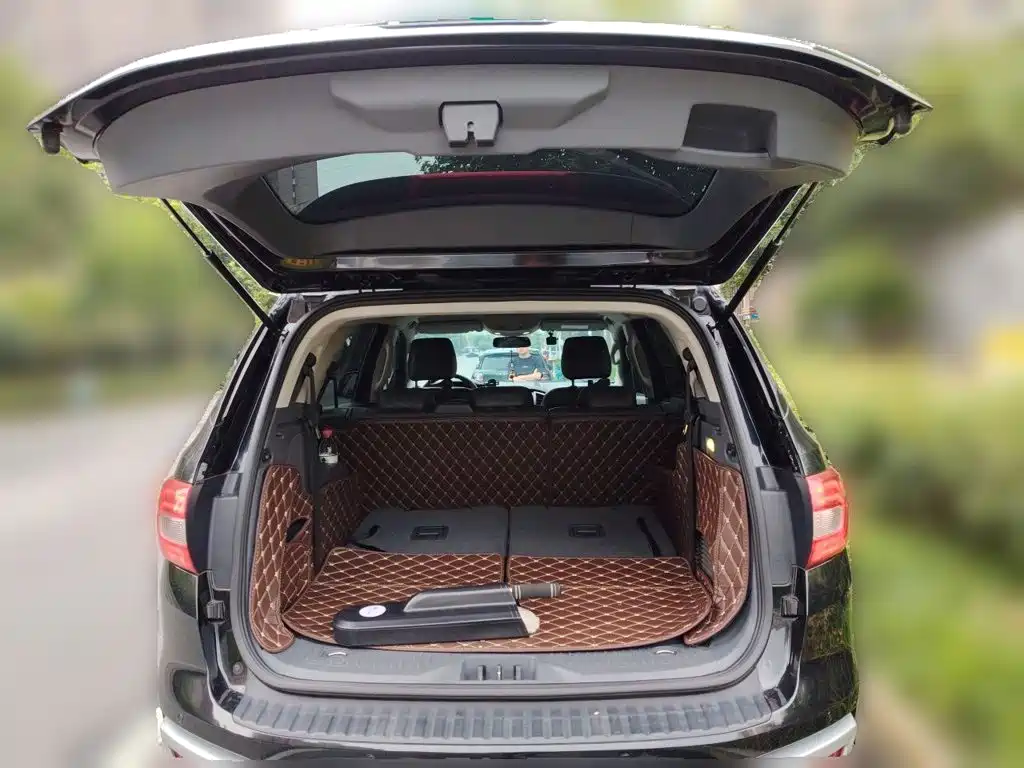 Ford Everest — миниатюра 10
