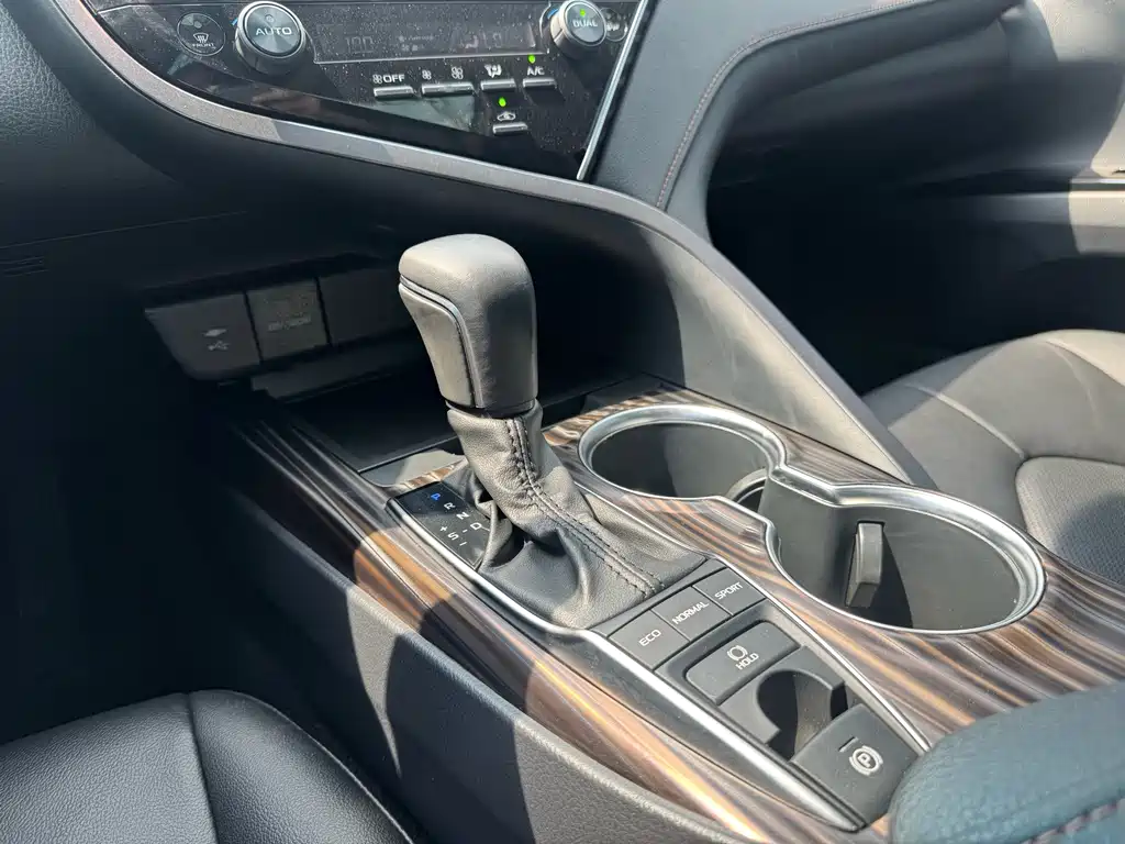 Toyota Camry — миниатюра 25