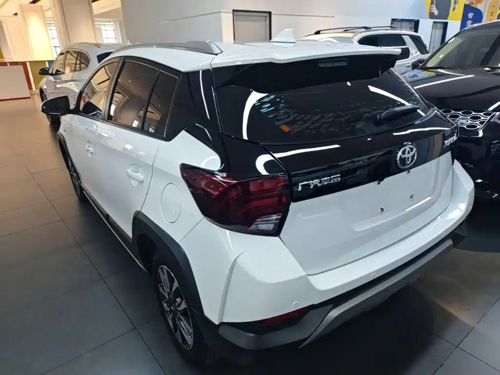 Toyota Yaris L — миниатюра 5