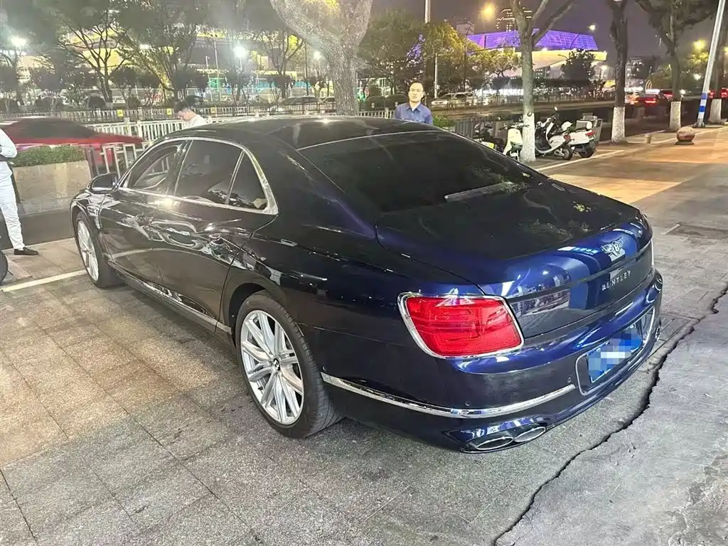 Bentley Flying Spur 2023 4.0T V8 S