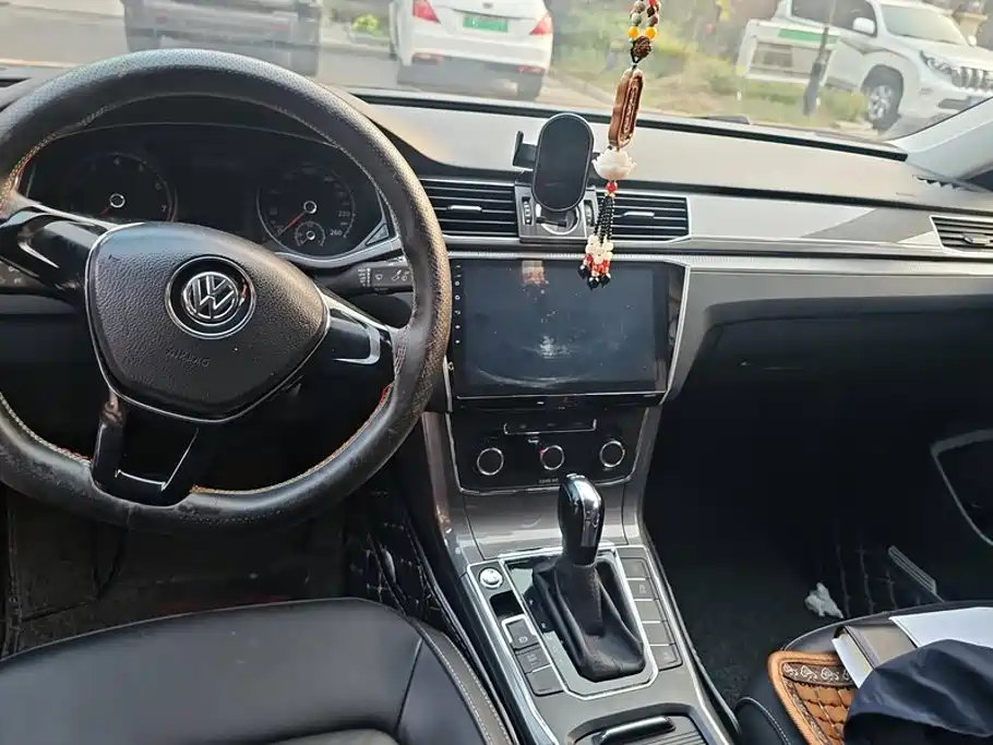 Volkswagen Passat — миниатюра 12