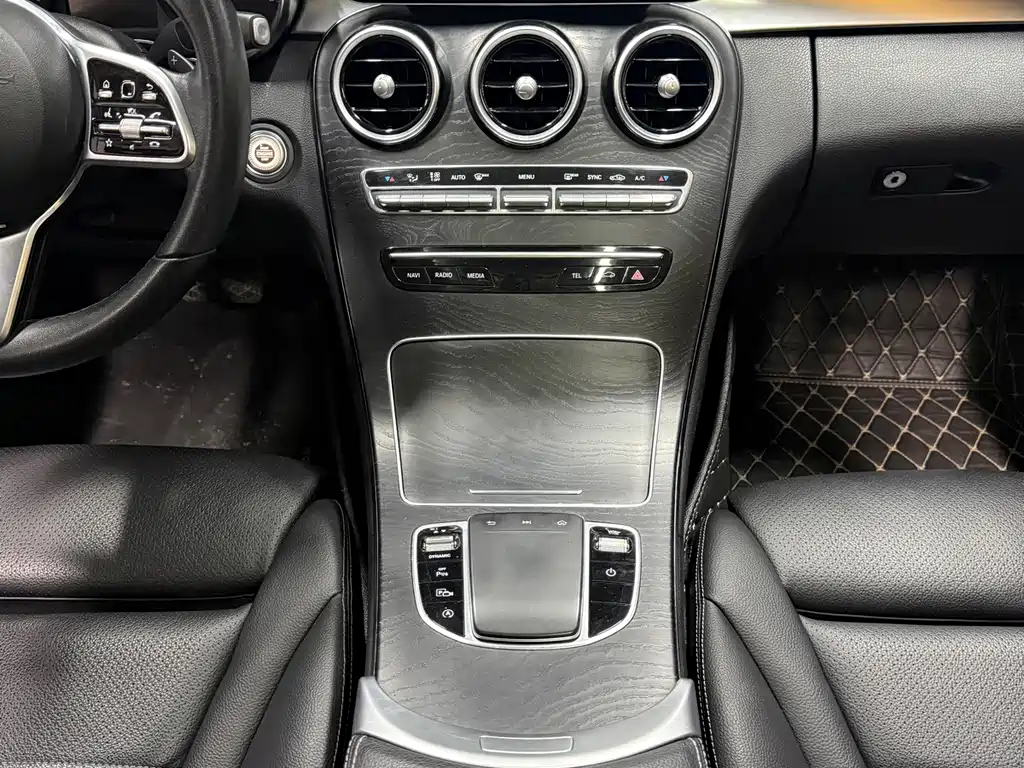 Mercedes-Benz C-Class — миниатюра 12