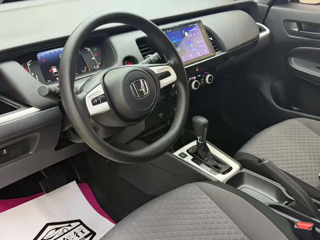 Honda Fit — миниатюра 7