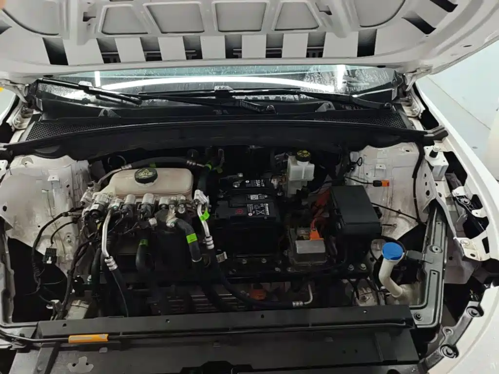 Roewe D6 — миниатюра 20