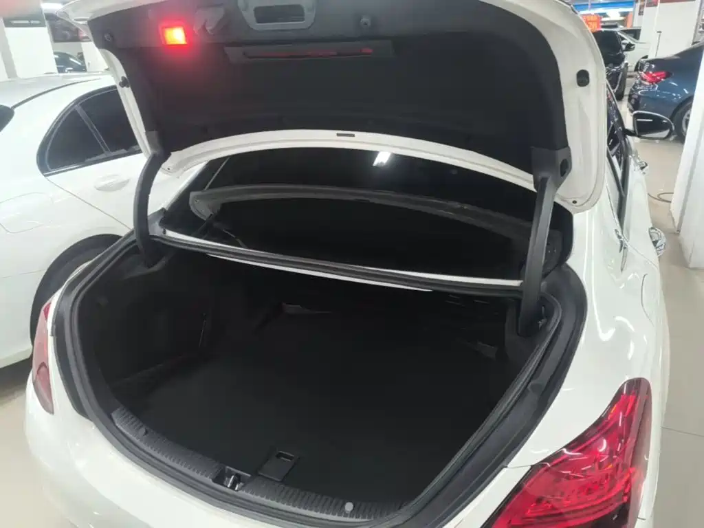 Mercedes-Benz C-Class — миниатюра 19
