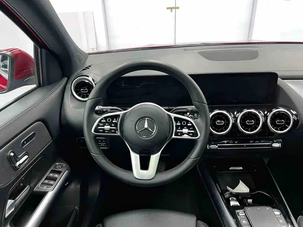Mercedes-Benz GLA — миниатюра 8