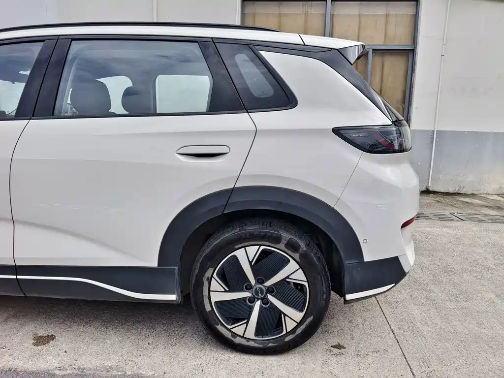 BYD Морской лев 05 EV — миниатюра 13