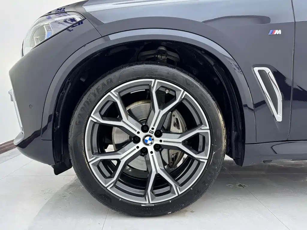 BMW X5 — миниатюра 7