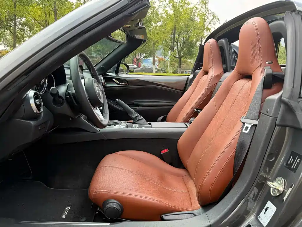Mazda MX-5 — миниатюра 6