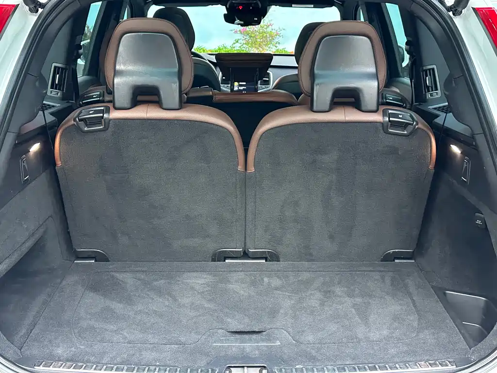 Volvo XC90 2021 B5 Luxury 7 мест