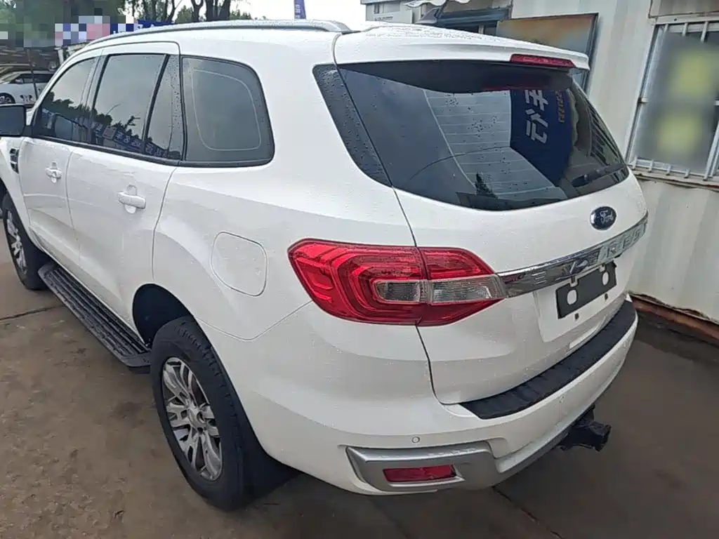 Ford Everest — миниатюра 5