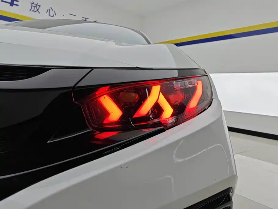 Honda Civic — миниатюра 5