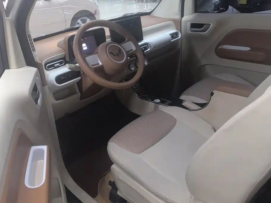 Wuling MINIEV — миниатюра 9