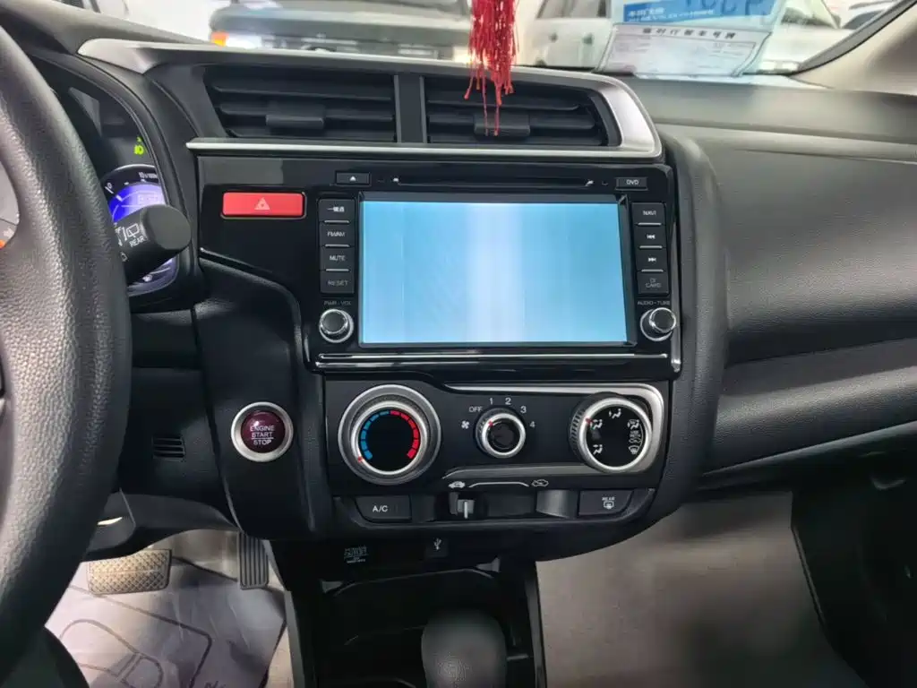 Honda Fit — миниатюра 13