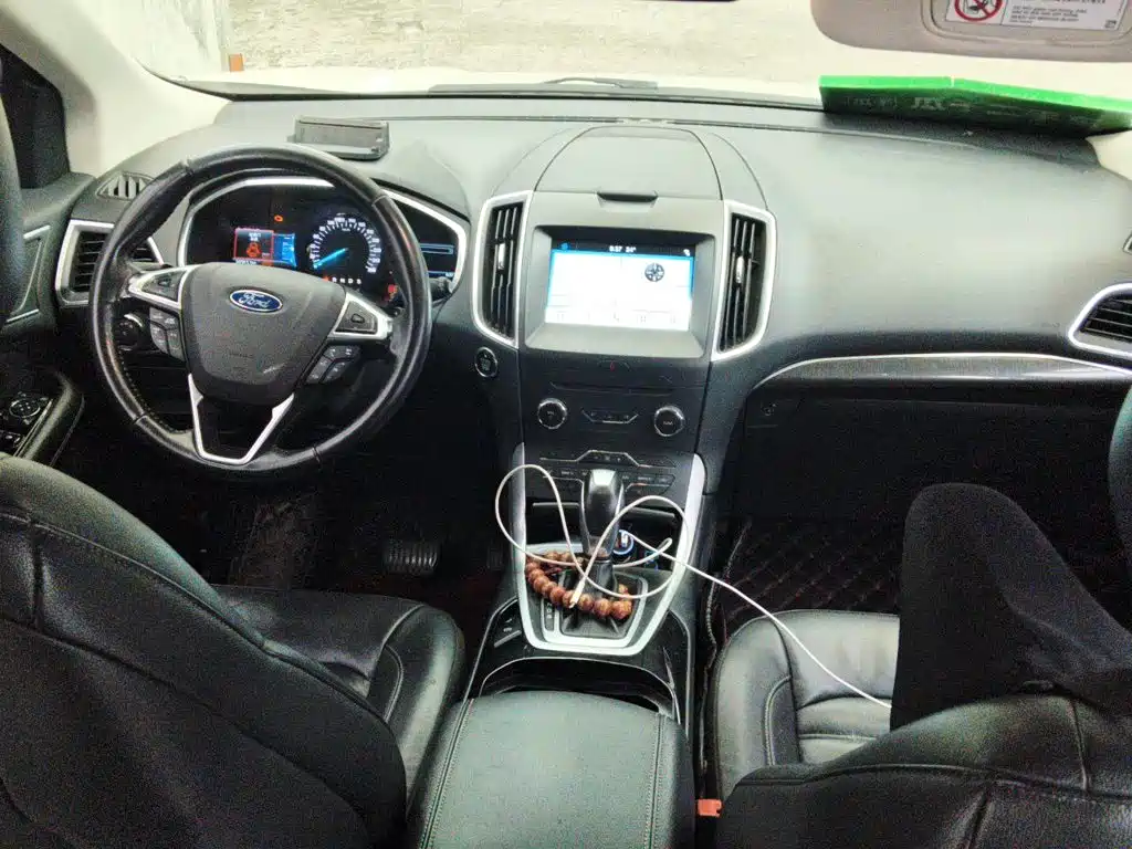 Ford Edge — миниатюра 13