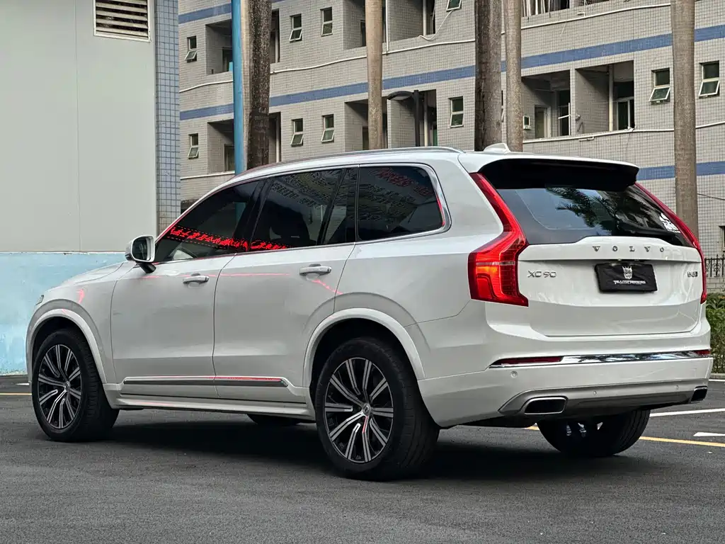 Volvo XC90 2021 B5 Luxury 7 мест