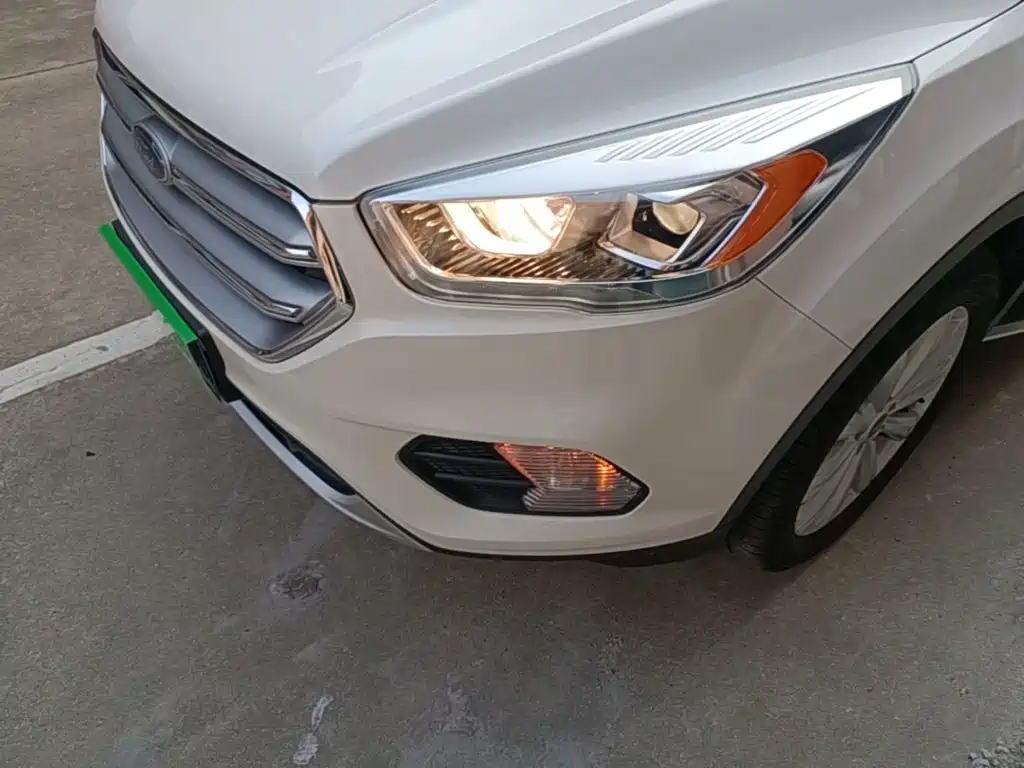 Ford Kuga — миниатюра 24
