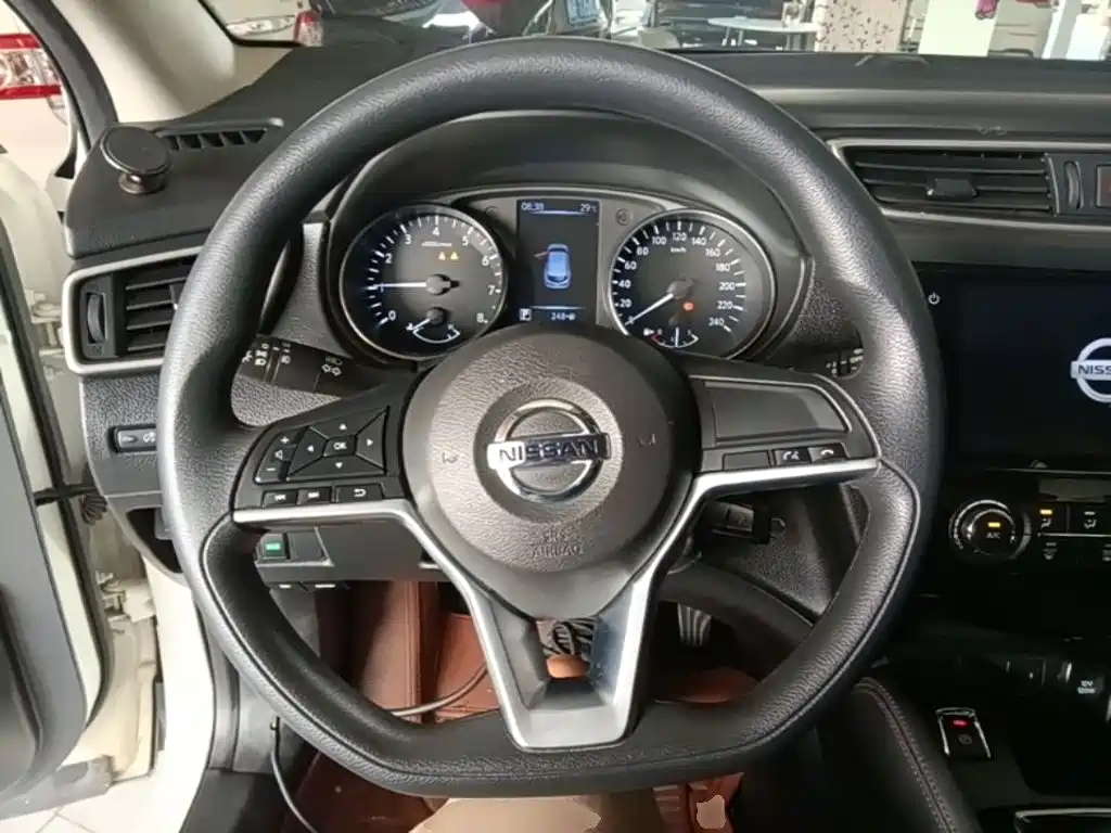 Nissan Qashqai — миниатюра 11