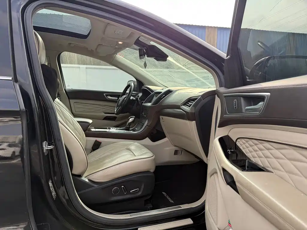 Ford Edge — миниатюра 10