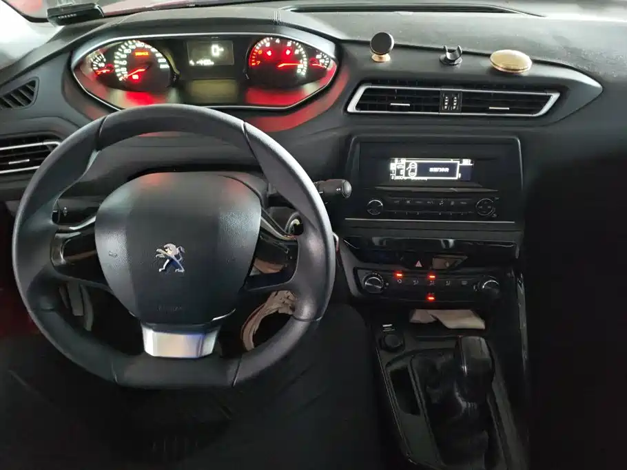 Peugeot 308 — миниатюра 12