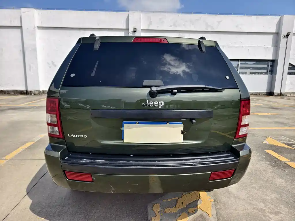 Jeep Grand Cherokee (Import) — миниатюра 4