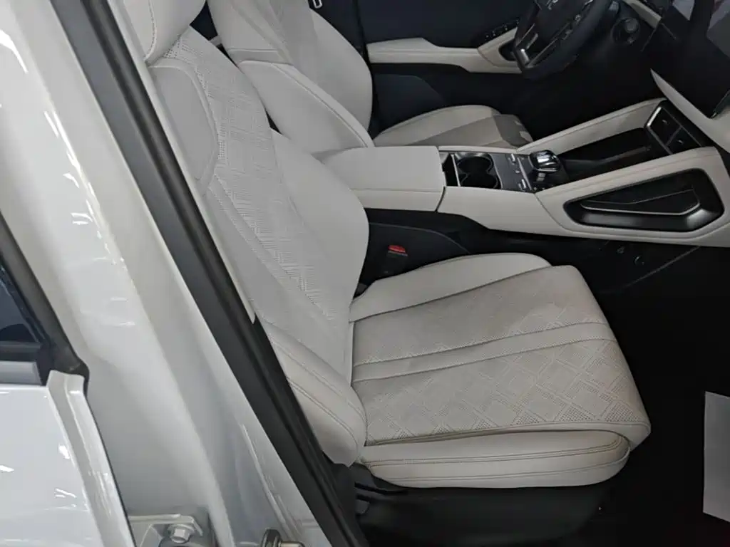 BYD Yuan UP — миниатюра 25