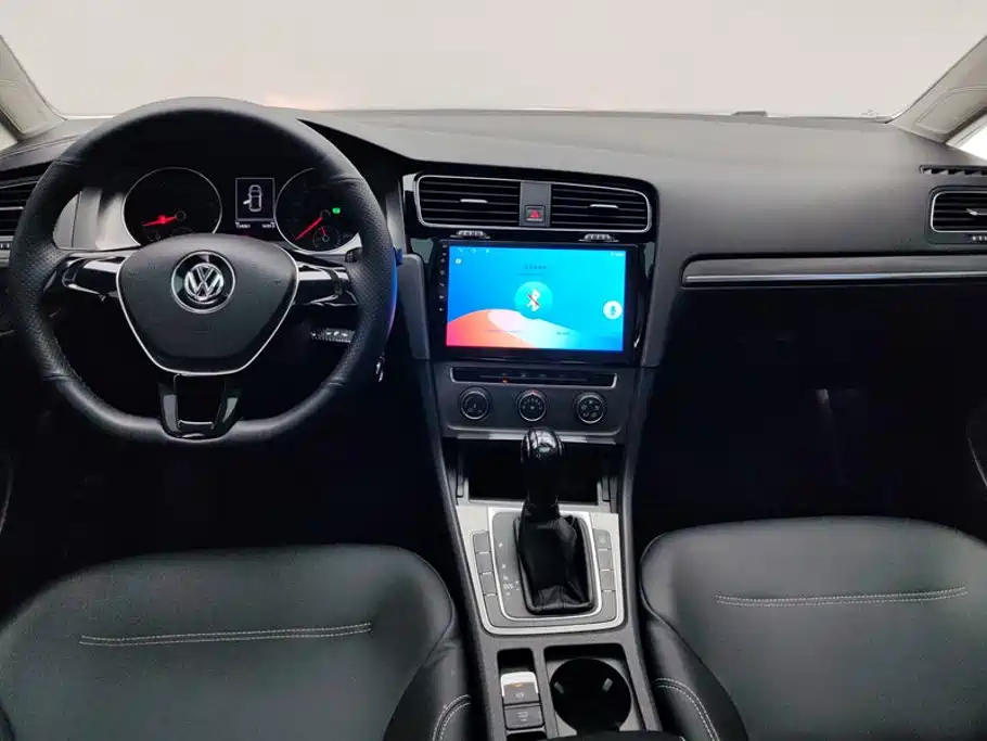 Volkswagen Golf — миниатюра 12