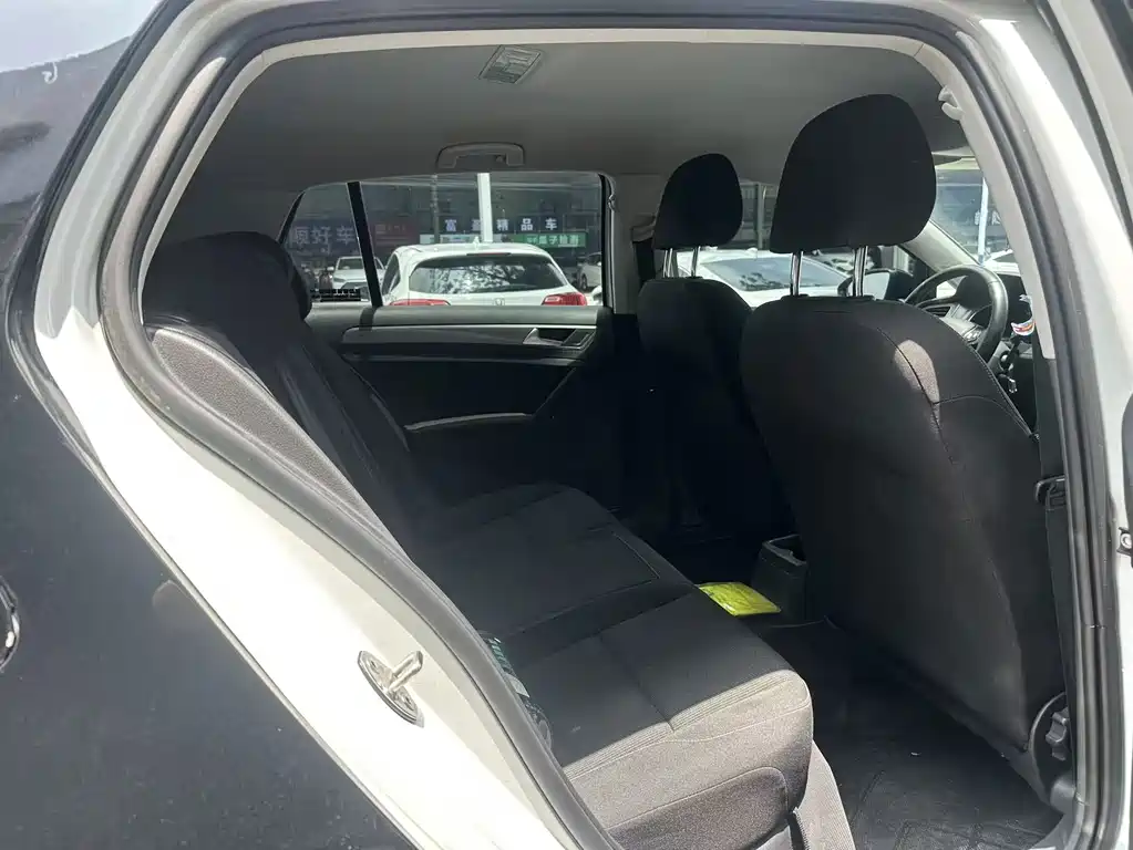 Volkswagen Golf — миниатюра 6